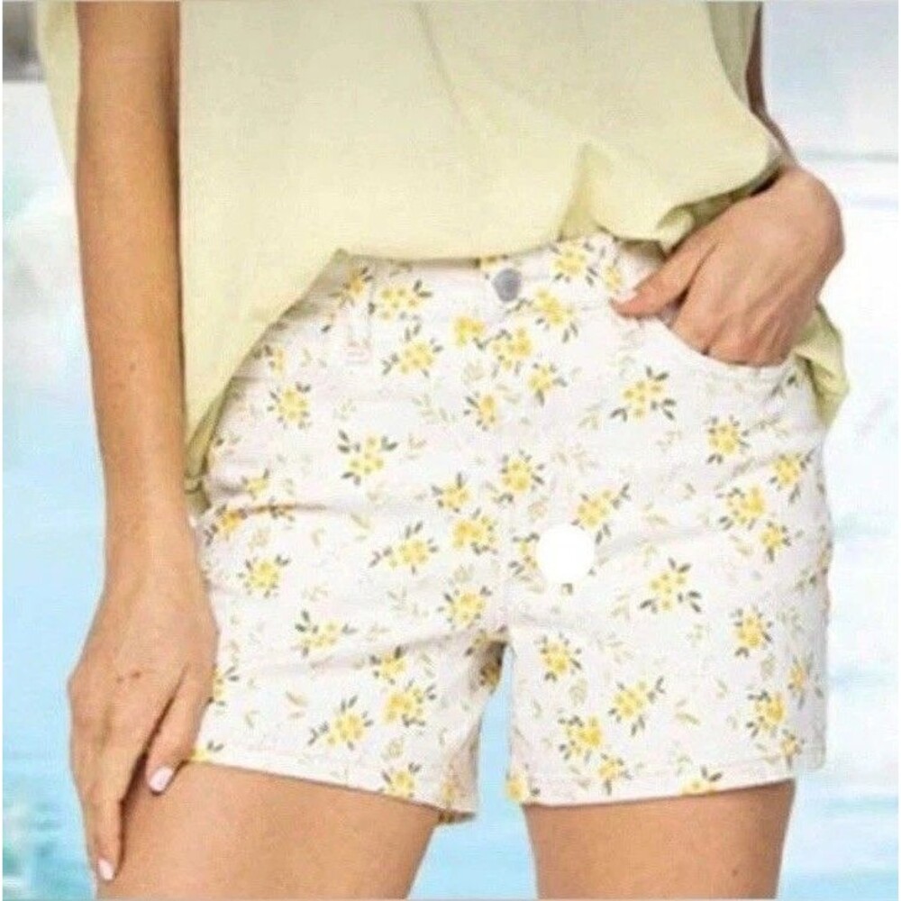 Judy Blue M Floral Print Denim Shorts Mid Rise Yellow White NWT